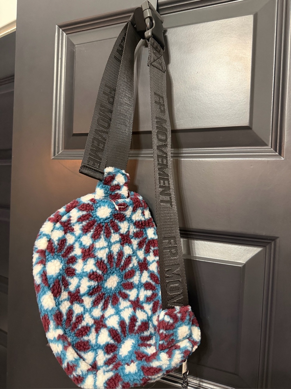 NWOT Free People, Printed Sherpa Sling Bag - Picture 3 of 6